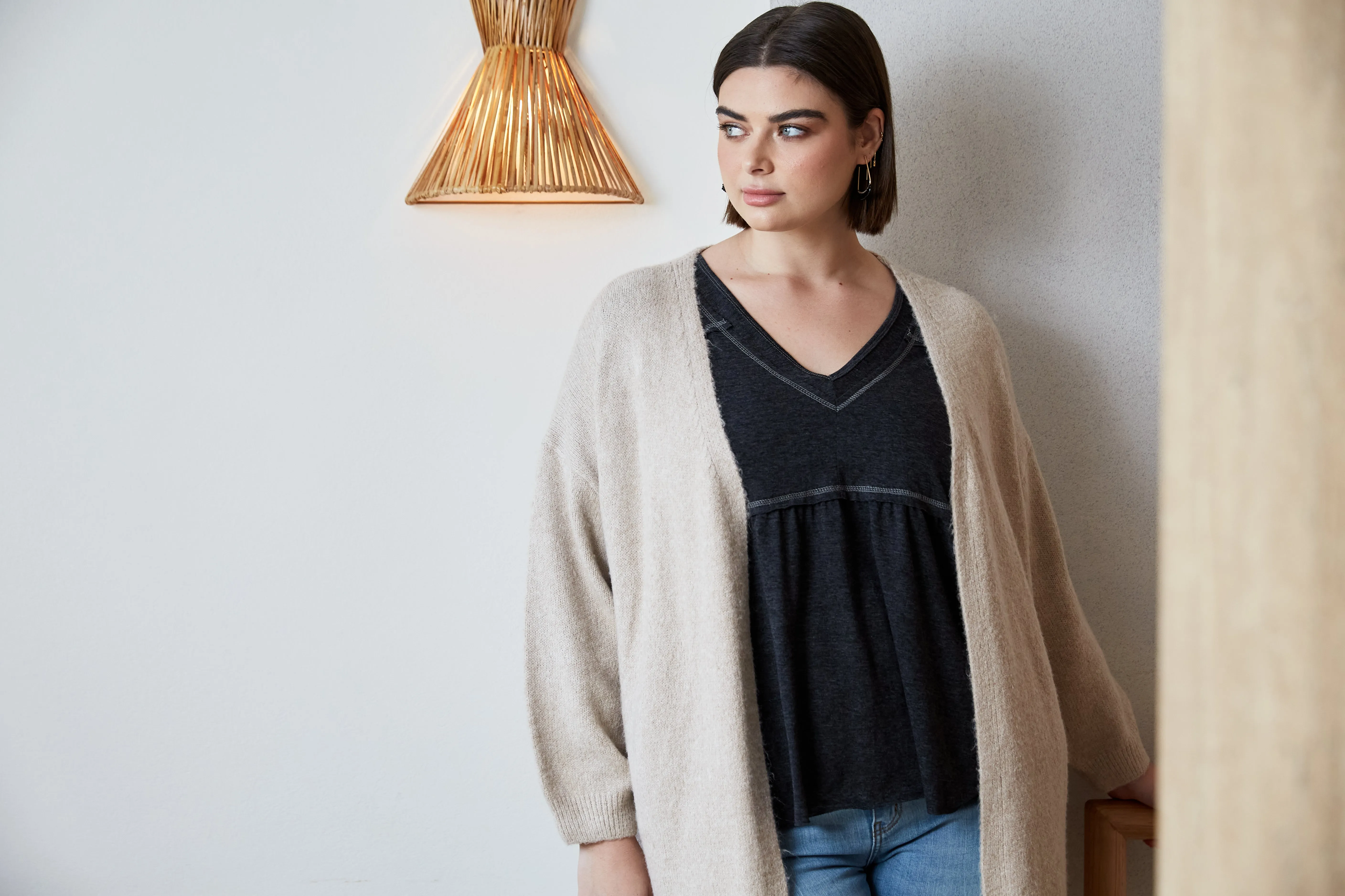 Avenue Cardigan, Buff