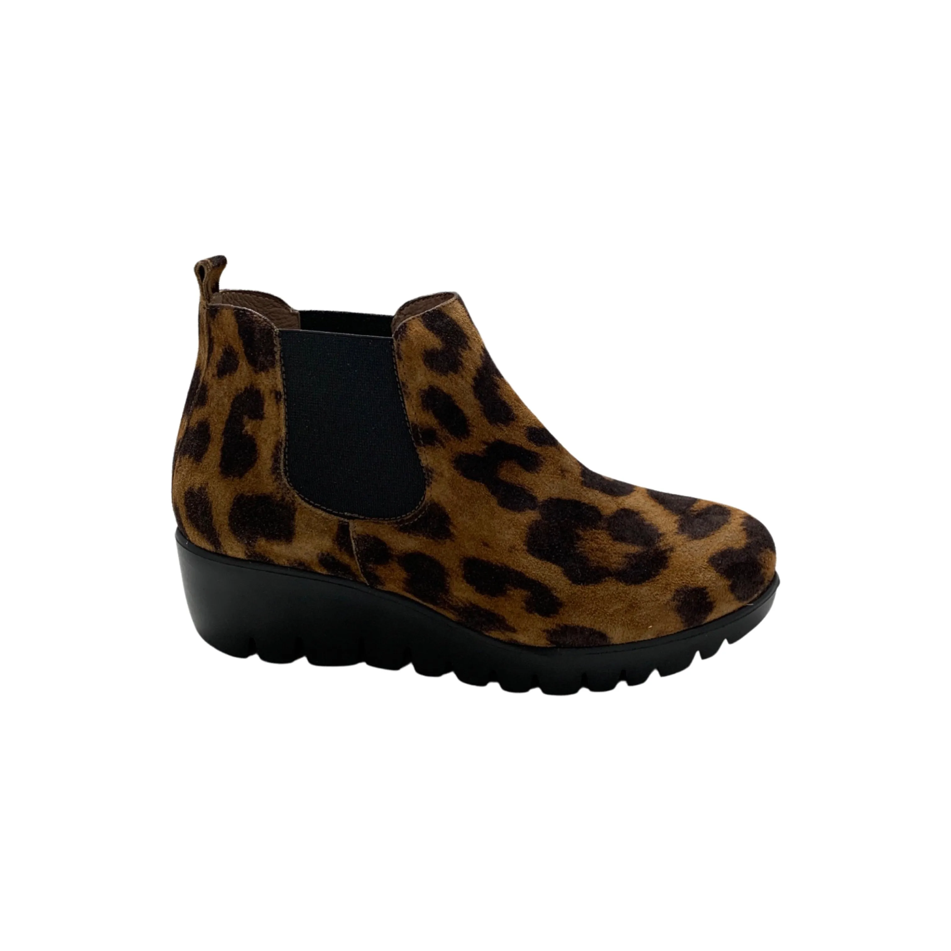 C33138 Animal Print Boot