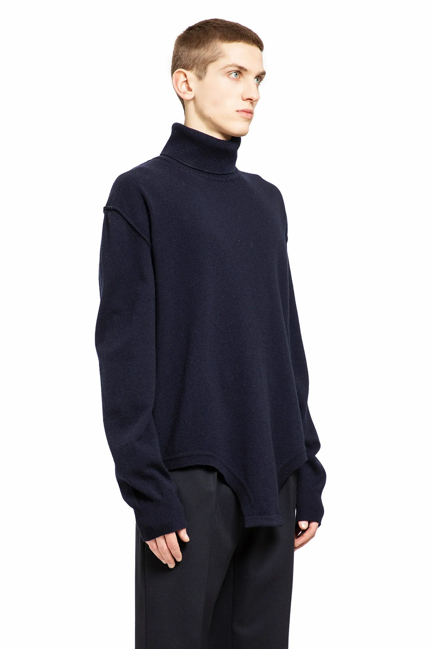 MAISON MARGIELA MAN BLUE KNITWEAR