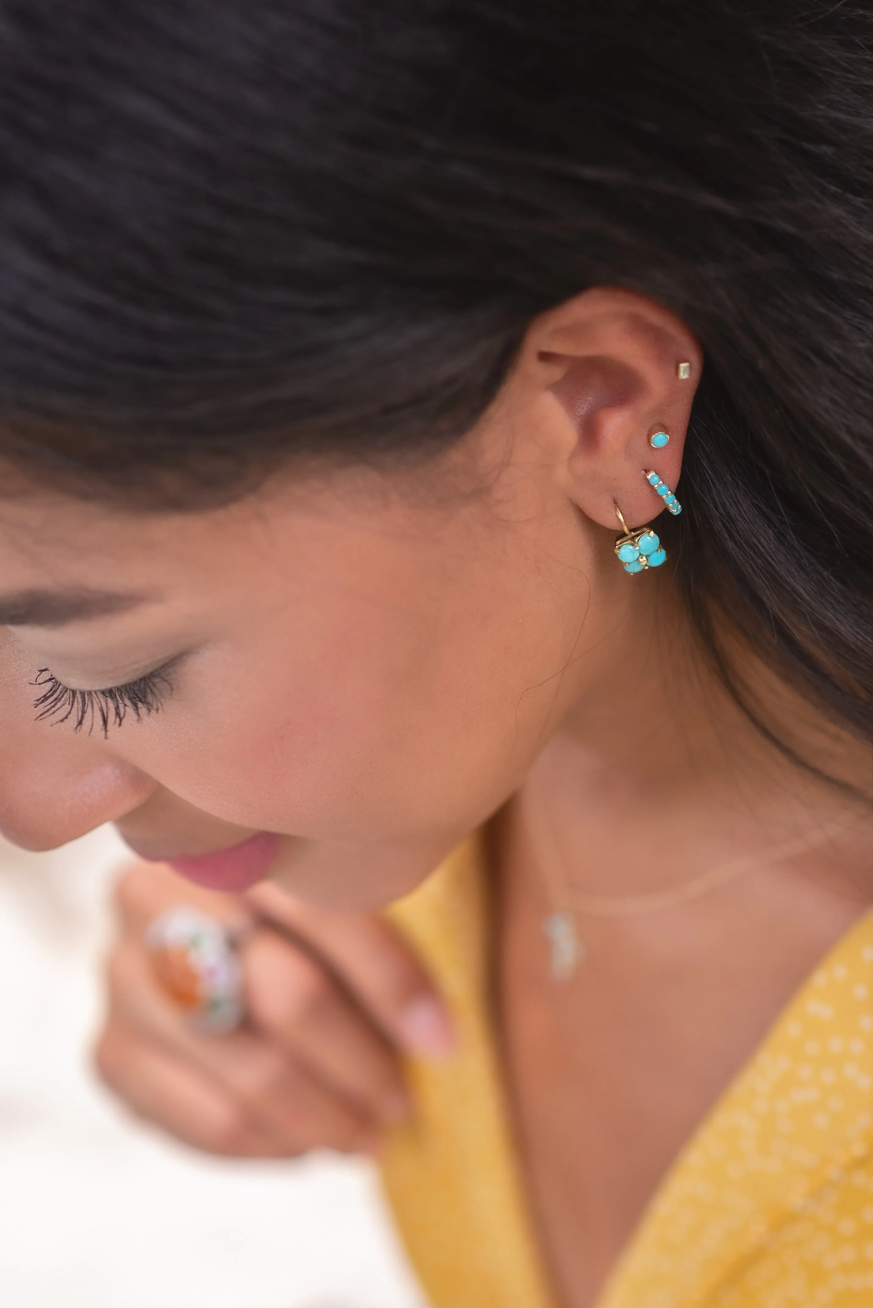 Tess : turquoise or pearl hinged huggie hoops