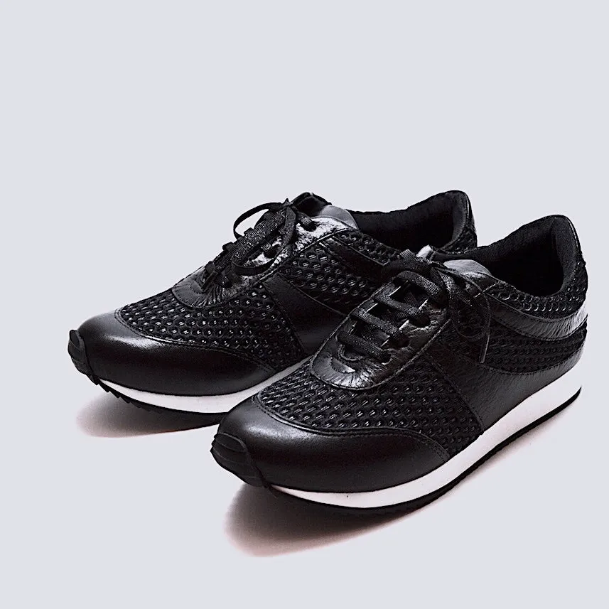 TRAIN WALKING SHOE - BLACK LEATHER & MESH