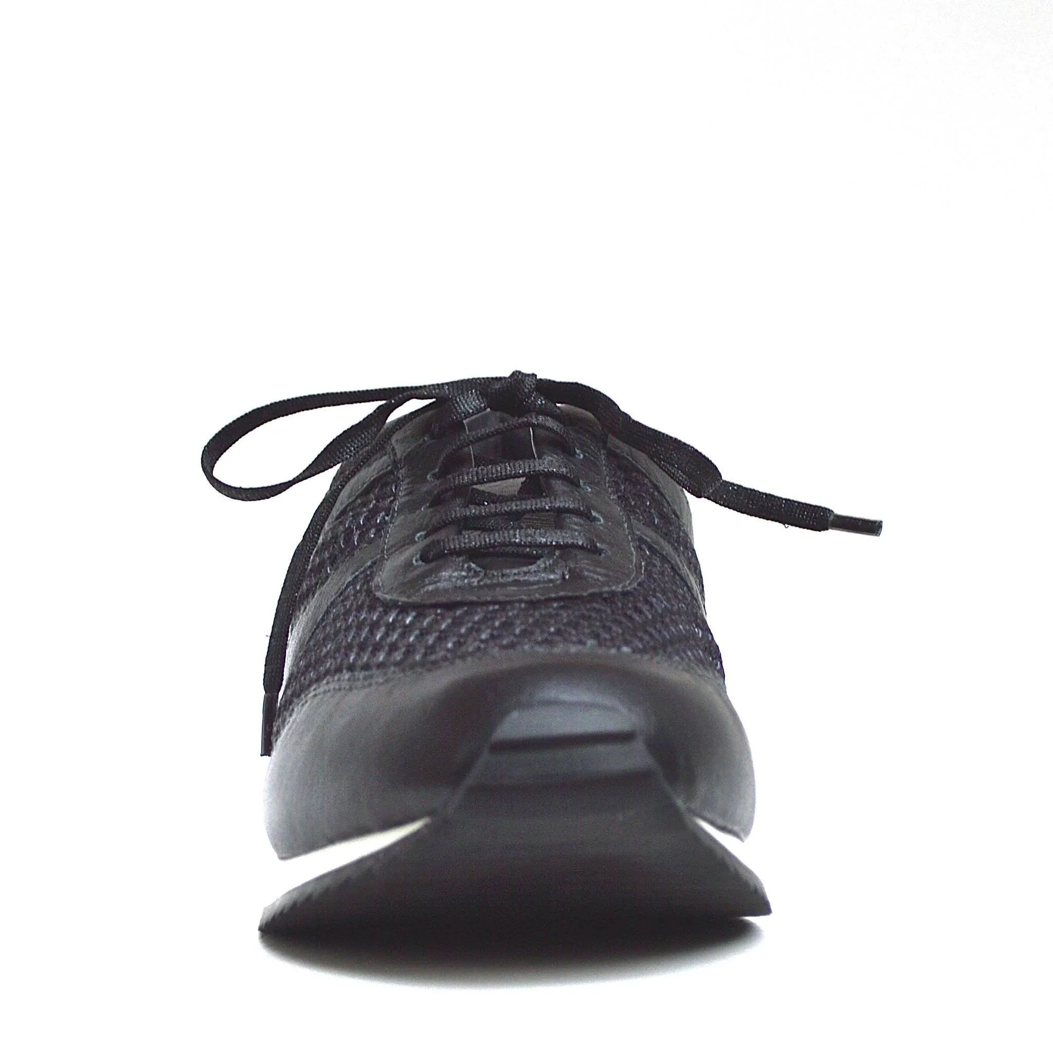 TRAIN WALKING SHOE - BLACK LEATHER & MESH